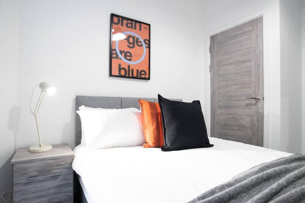 Bayard Apartments City Centre 2 Bedroom Apartment ピーターバラ エクステリア 写真