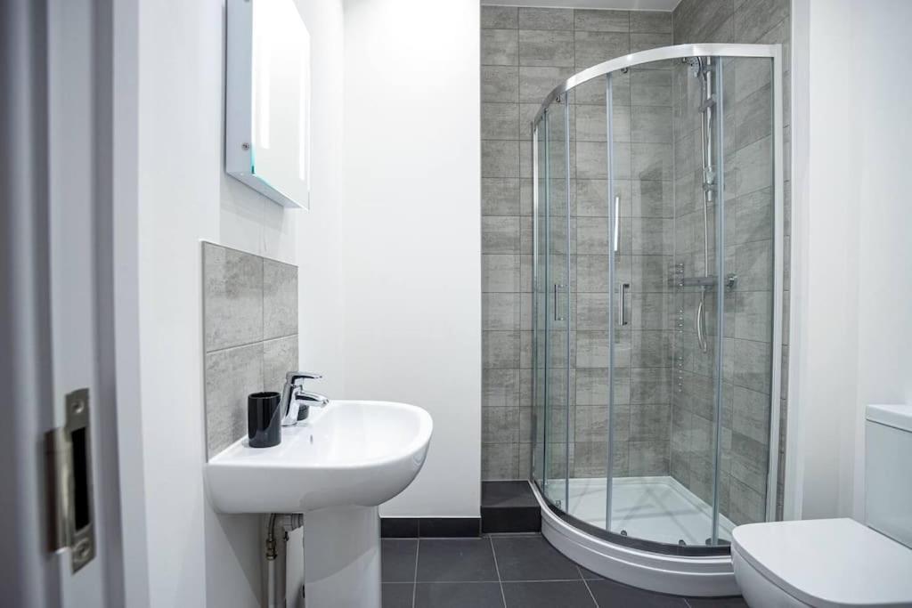 Bayard Apartments City Centre 2 Bedroom Apartment ピーターバラ エクステリア 写真