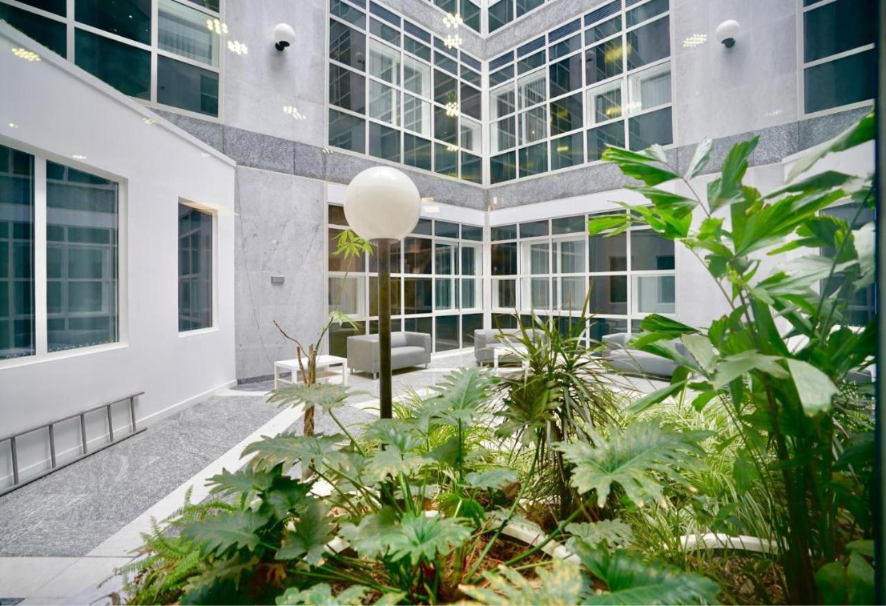 Bayard Apartments City Centre 2 Bedroom Apartment ピーターバラ エクステリア 写真